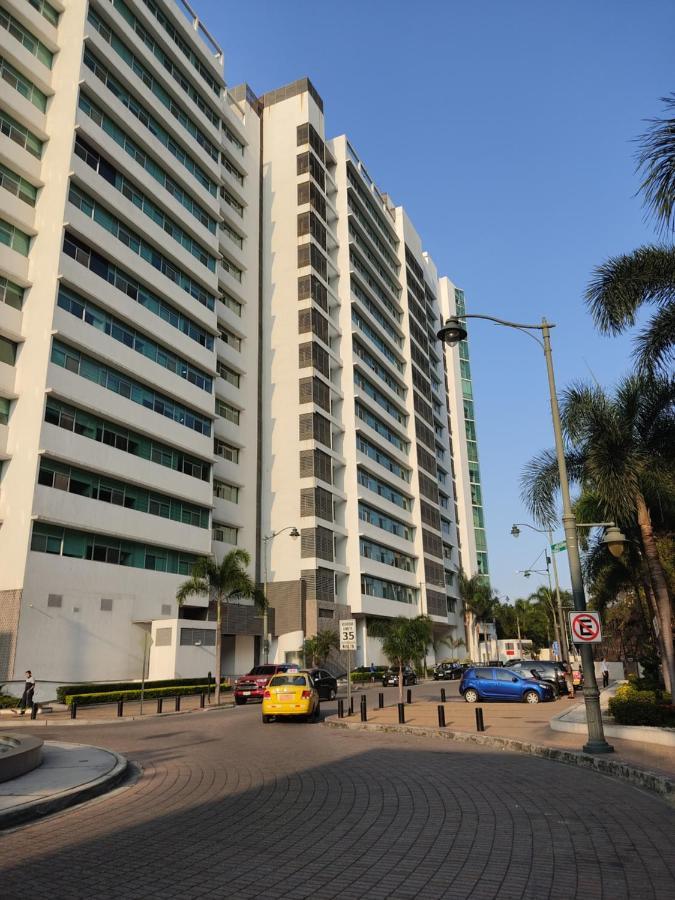 Suite Riverfront Puerto Santa Ana Guayaquil Ngoại thất bức ảnh